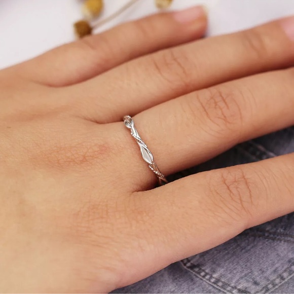 925 Silver RingUnique Anniversary Party Girls Ring - Picture 5 of 6